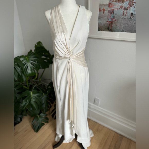 Cinq à Sept Gown - Picture 2 of 9